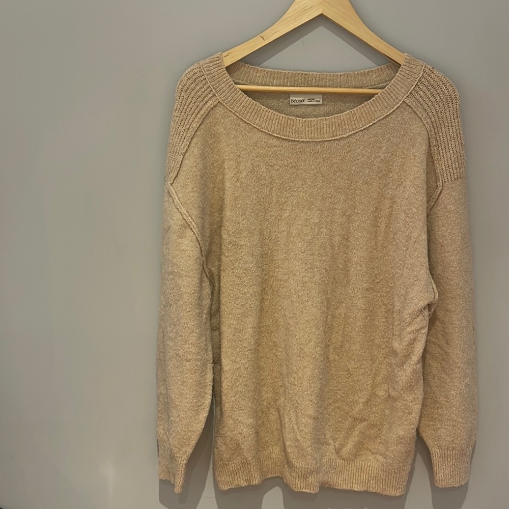 Scoop neck sweater